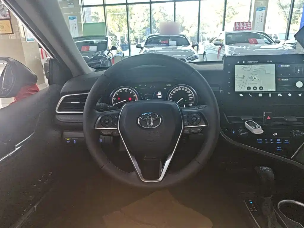 Toyota Camry — миниатюра 11