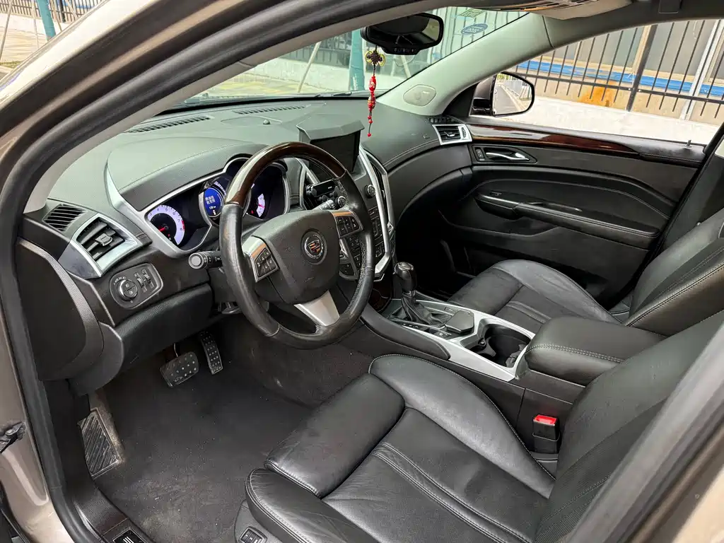 Cadillac SRX — миниатюра 5