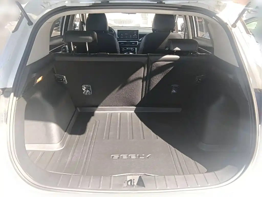 Geely Binyue — миниатюра 24