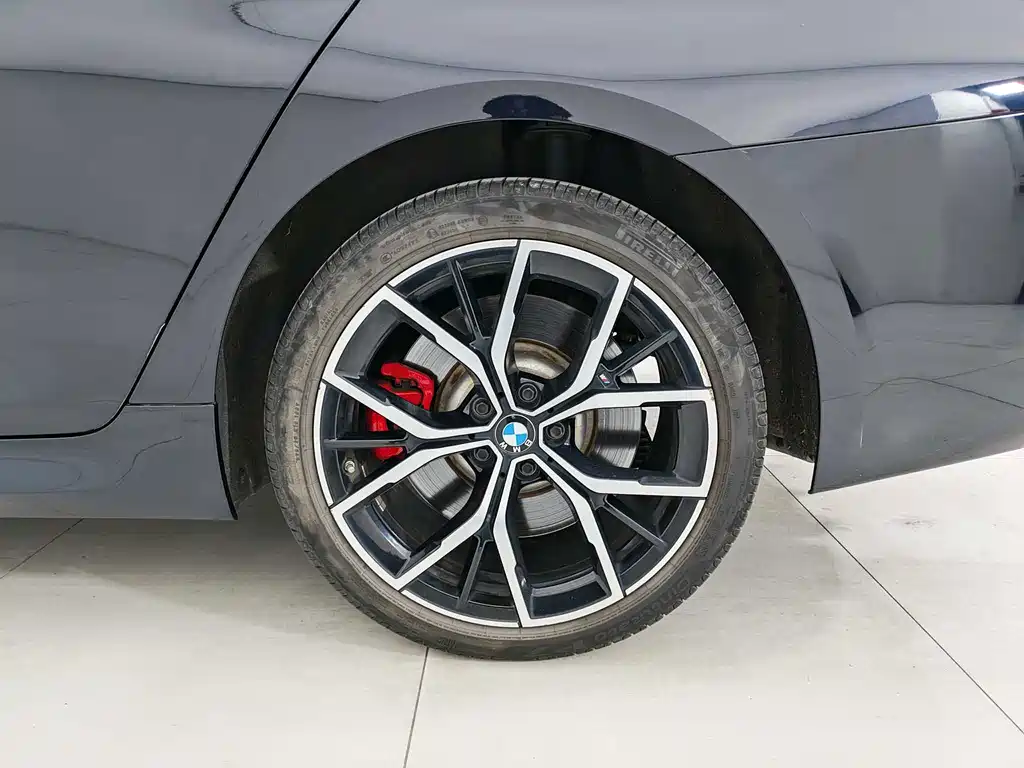 BMW 5 Series — миниатюра 15