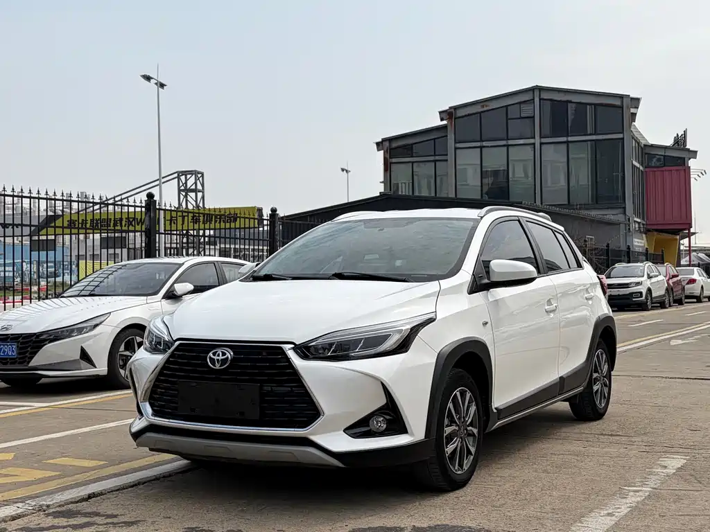 Toyota Yaris L 2022