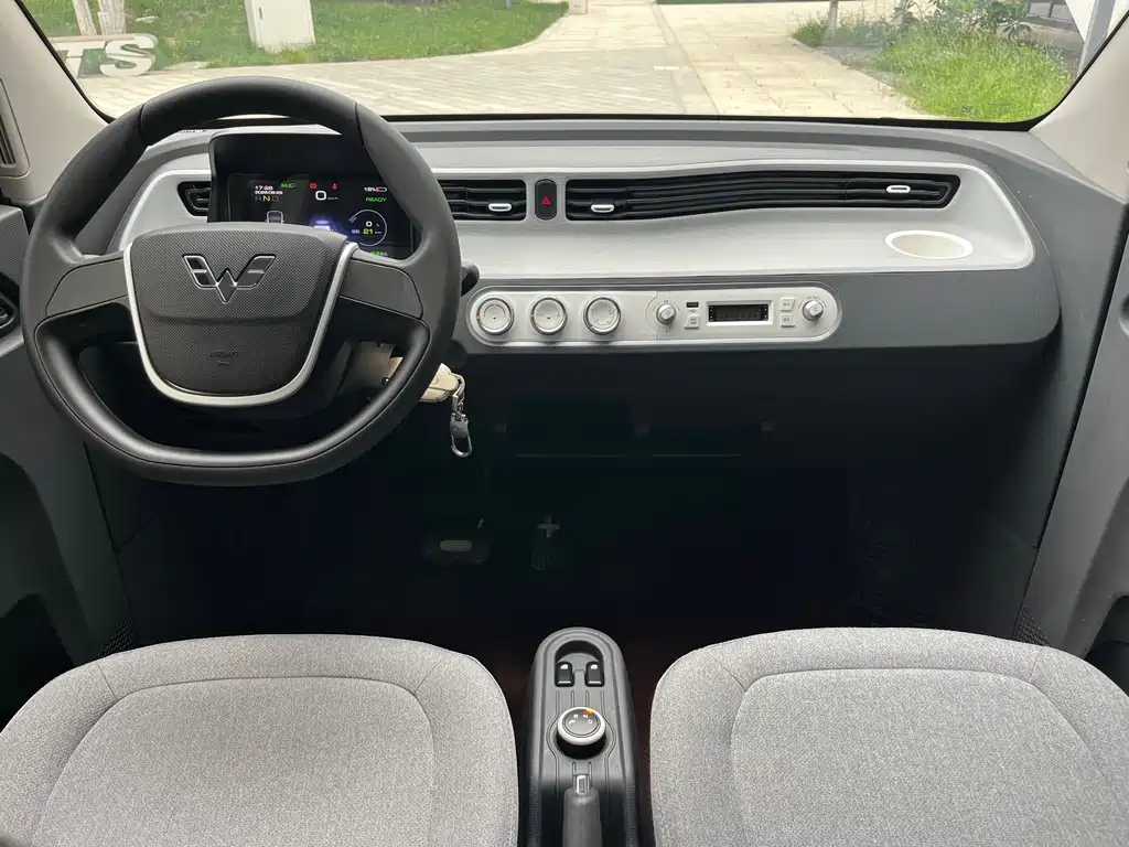 Wuling MINIEV — миниатюра 7