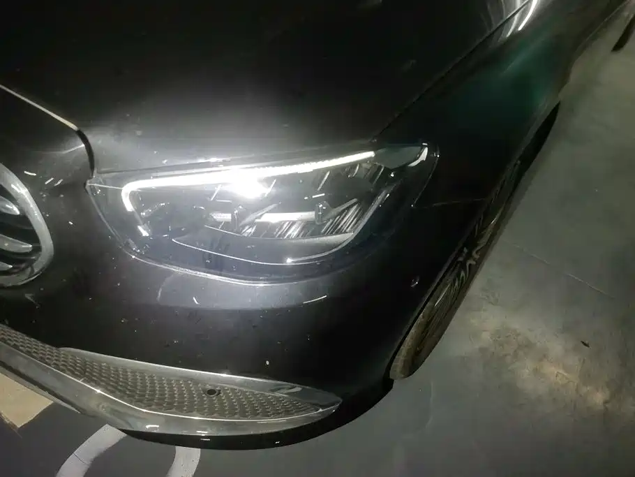 Mercedes-Benz E-Class — миниатюра 5