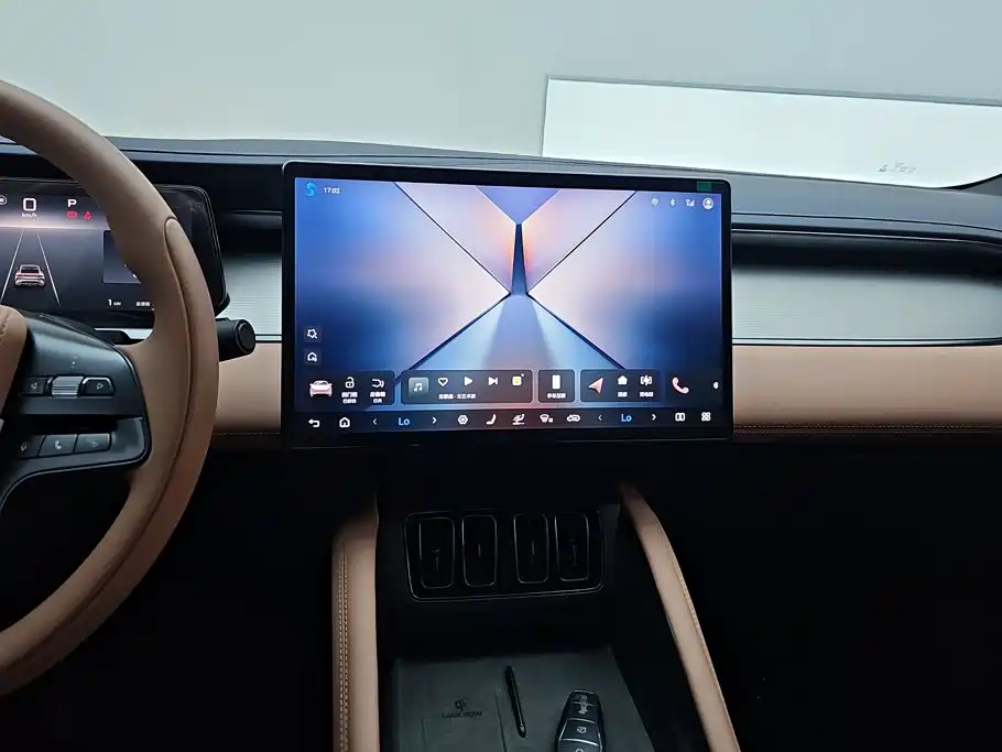 BYD L EV — миниатюра 13