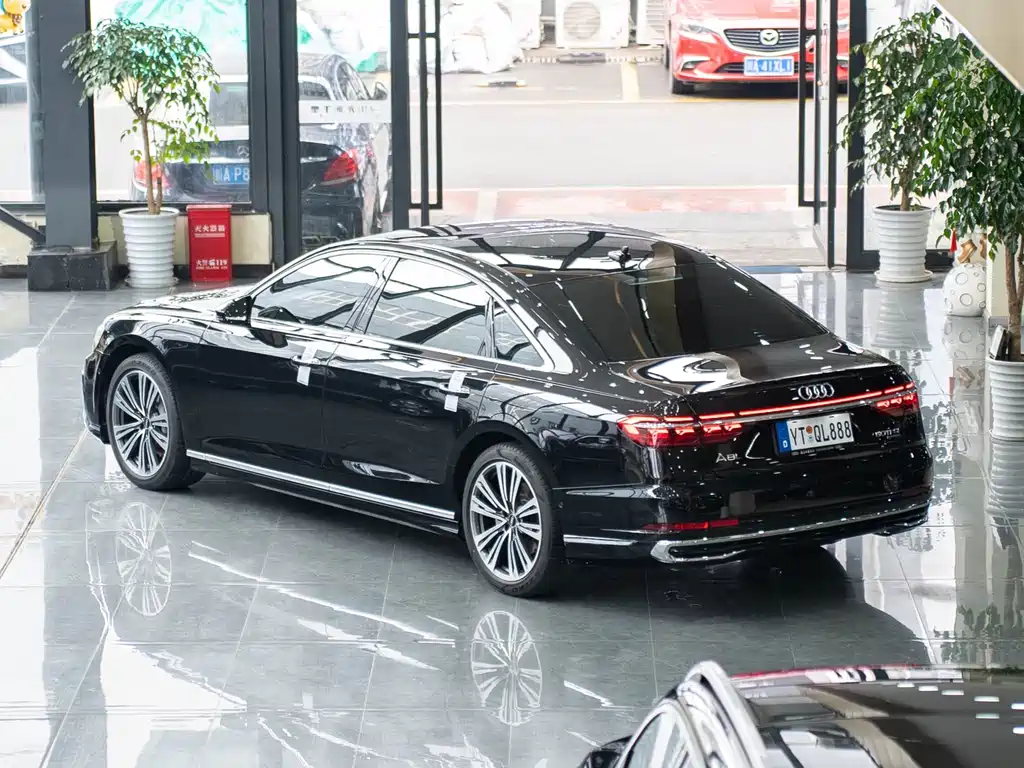AUDI A8