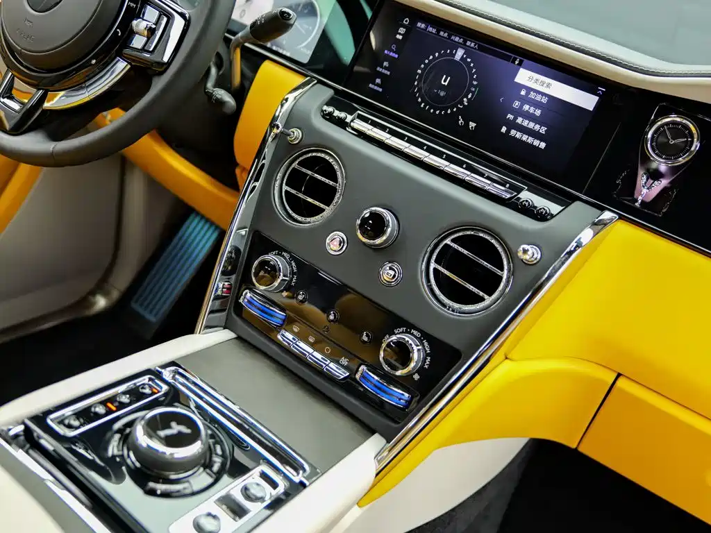 Rolls-Royce Cullinan — миниатюра 24