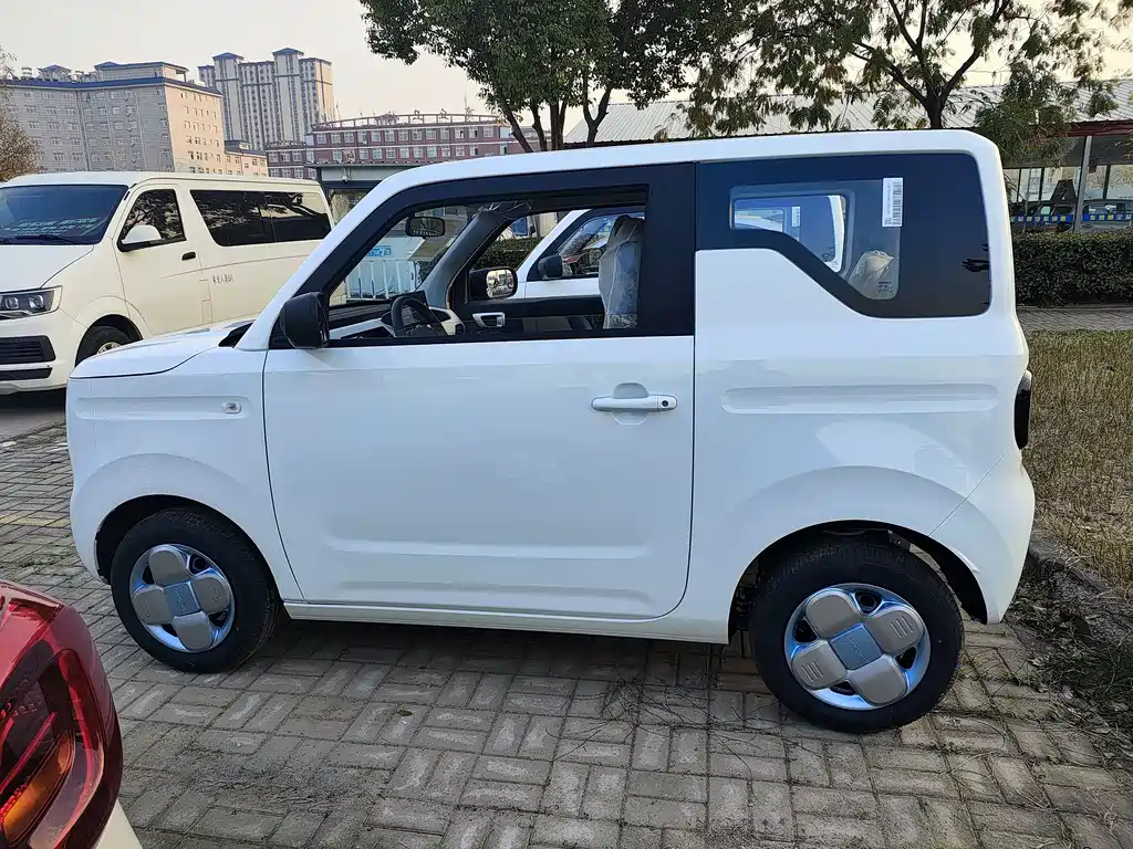 GEELY GALAXY PANDA
