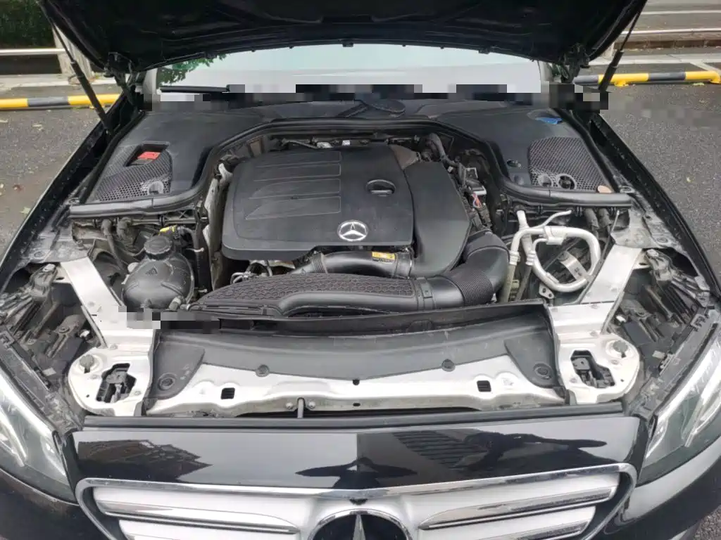 Mercedes-Benz E-Class — миниатюра 21