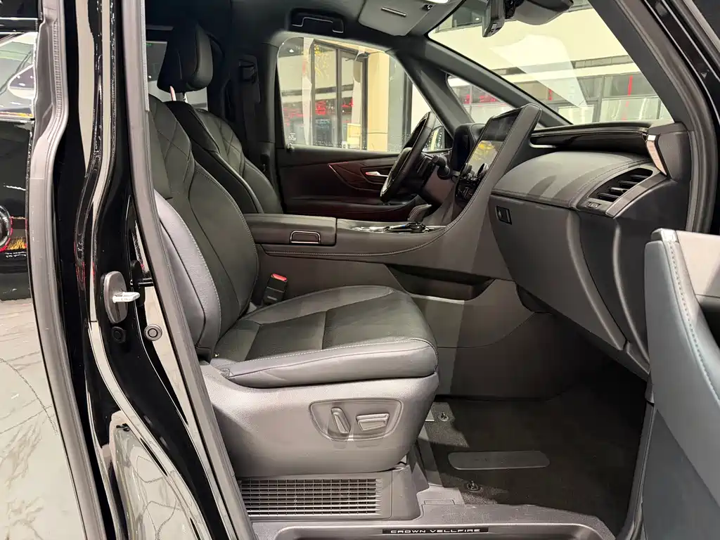 Toyota Vellfire — миниатюра 11