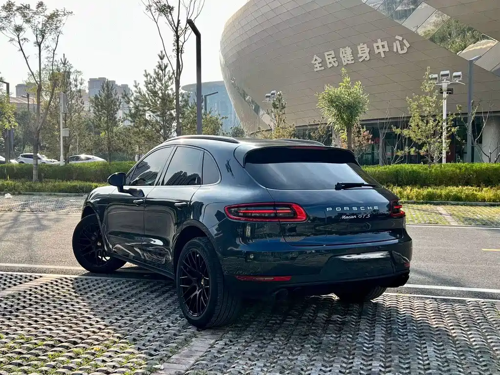 Porsche Macan — миниатюра 4