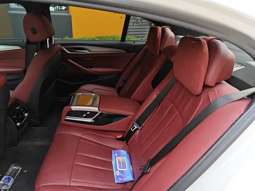 BMW 5 Series — миниатюра 15