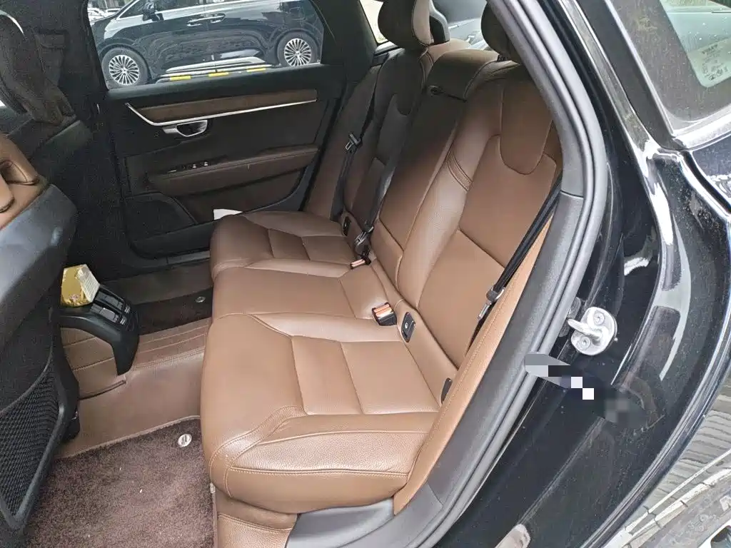 Volvo S90 — миниатюра 13