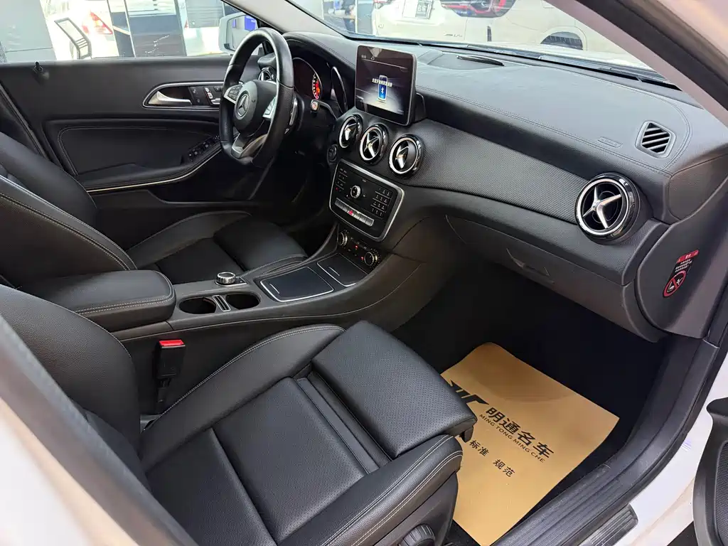 Mercedes-Benz GLA — миниатюра 9