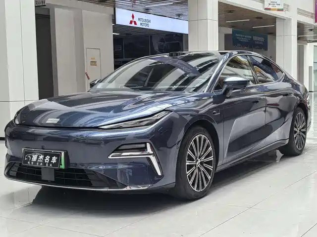 2025 Geely Galaxy Xingyao 8
