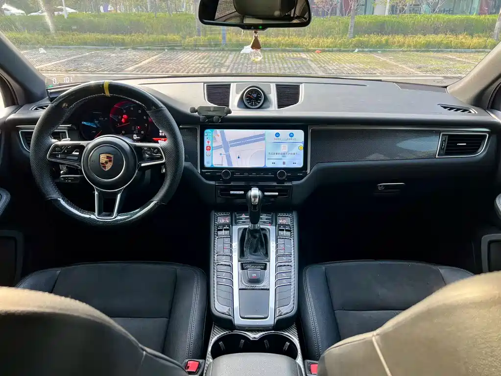 Porsche Macan — миниатюра 8