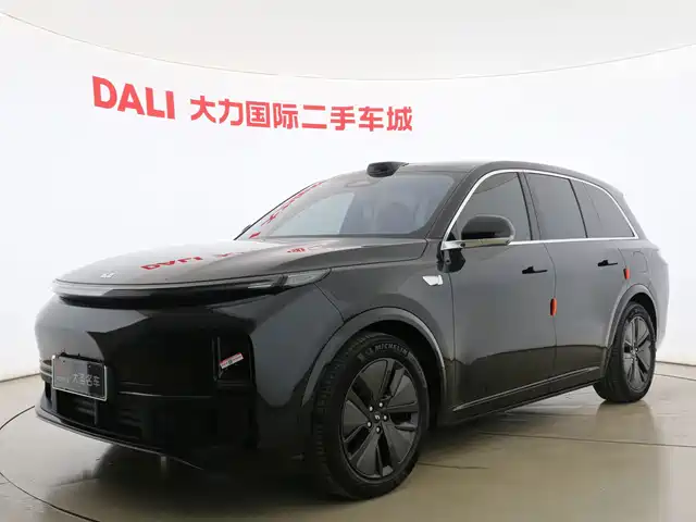 Li Auto L8