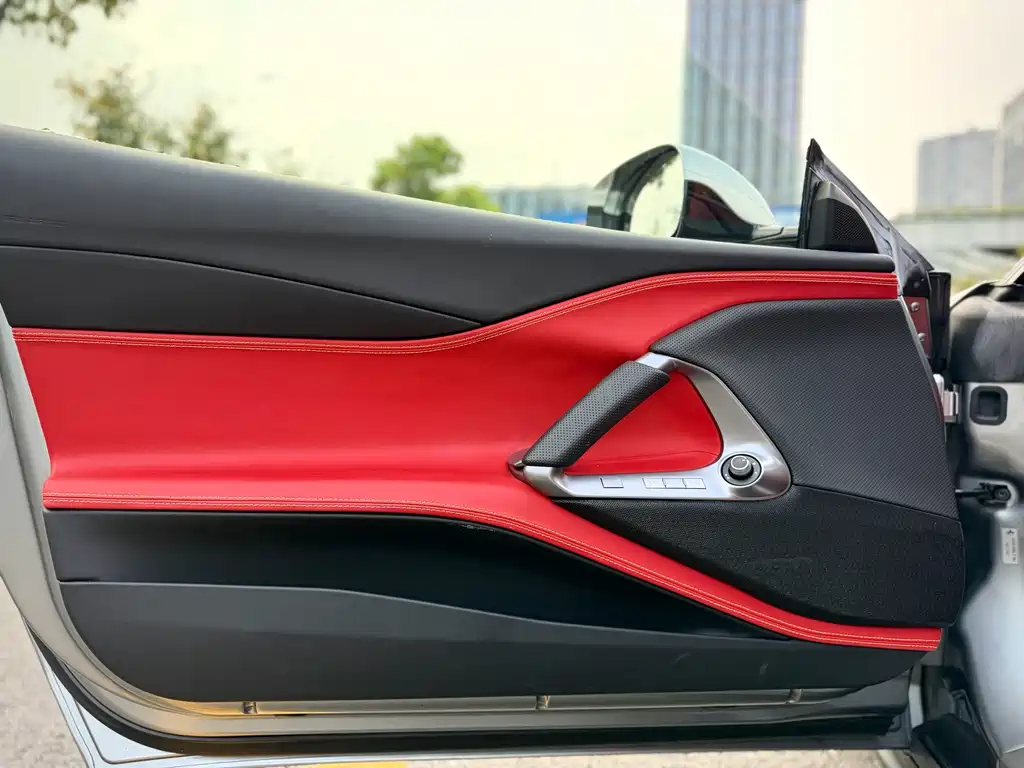 Ferrari 812 — миниатюра 11