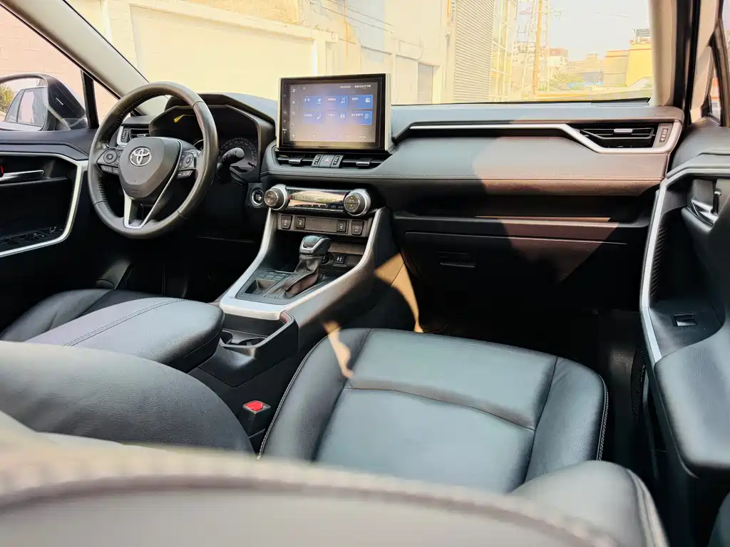 TOYOTA RAV4 RONGFANG