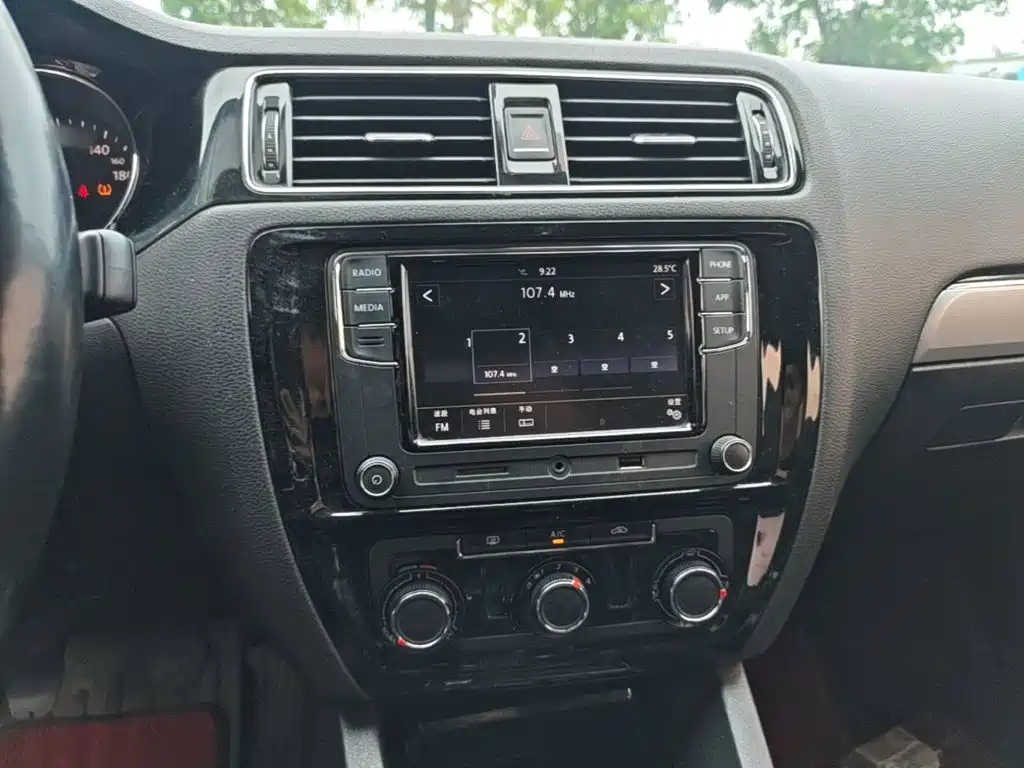 Volkswagen Sagitar — миниатюра 6