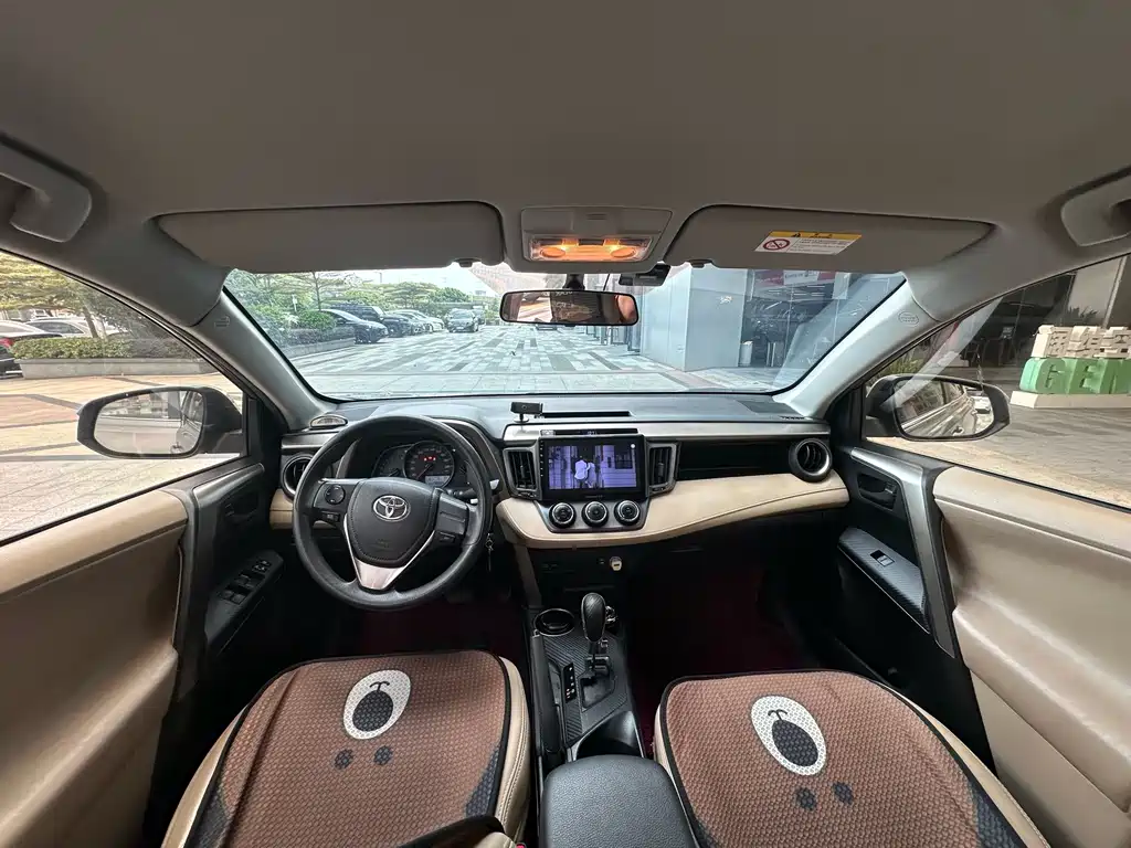 Toyota RAV4 — миниатюра 9