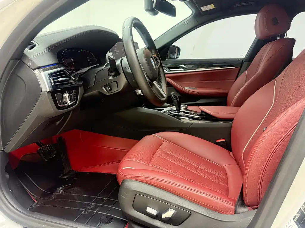 BMW 5 Series — миниатюра 11