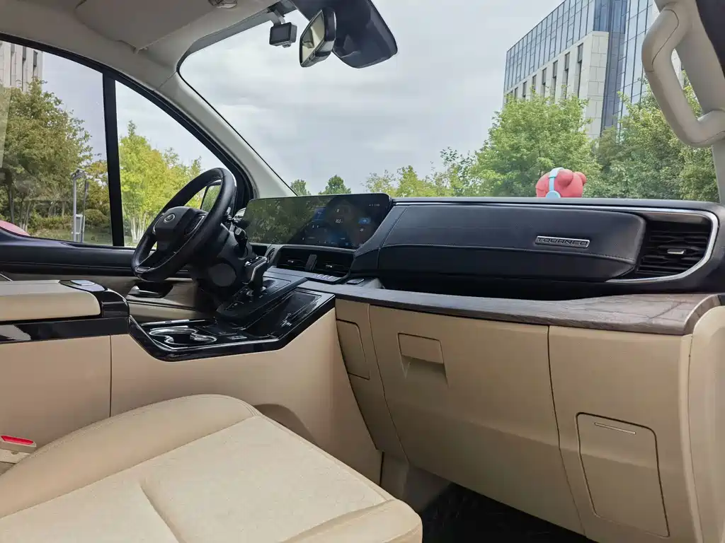 Ford Tourneo — миниатюра 10