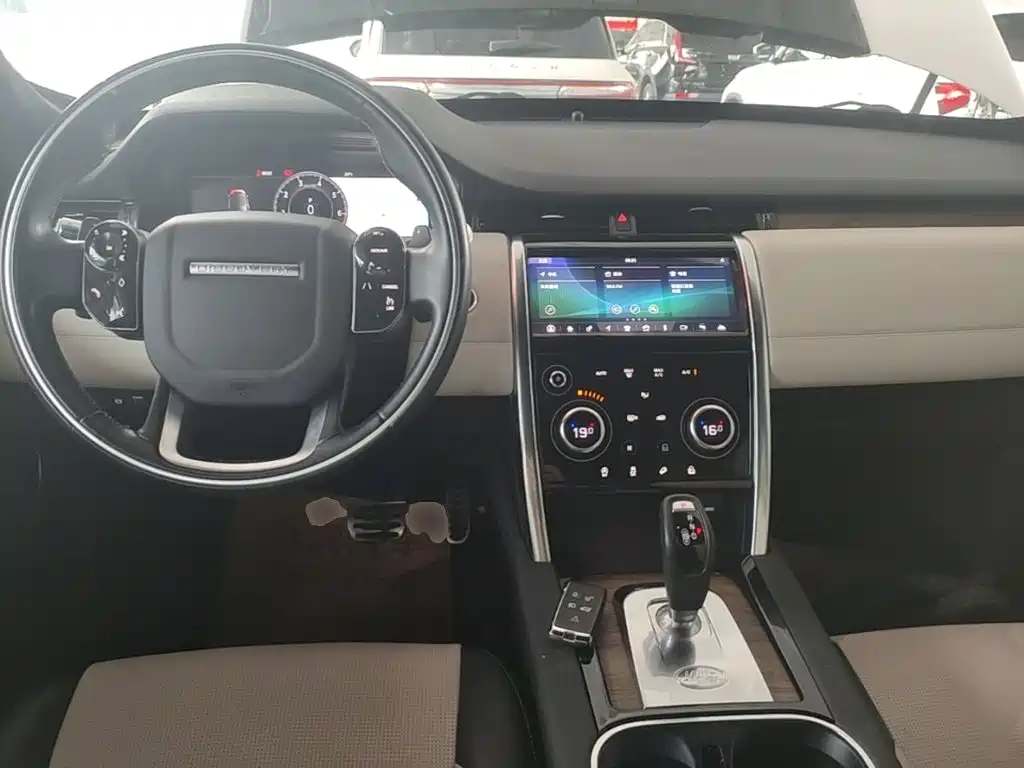 Land Rover Discovery Sport — миниатюра 10