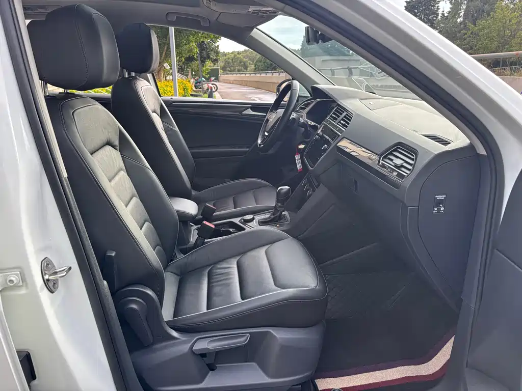 Volkswagen Tiguan — миниатюра 26