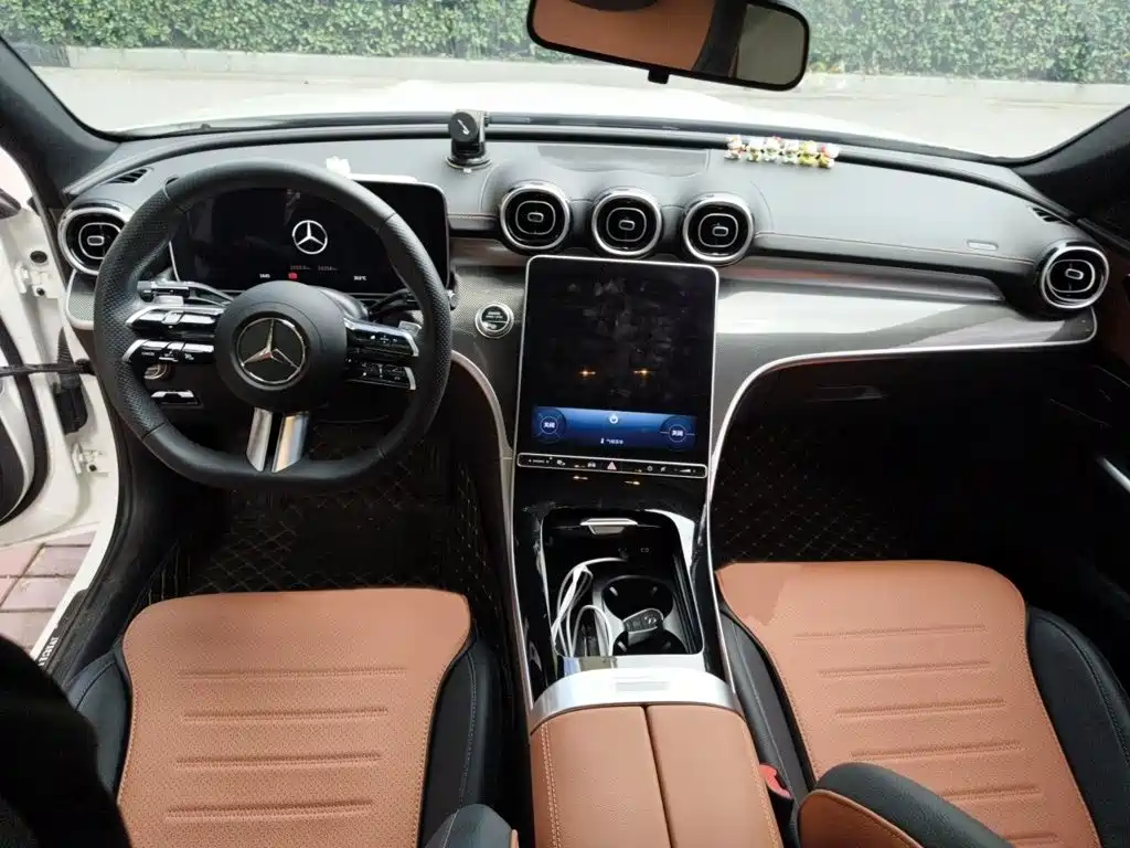 Mercedes-Benz C-Class — миниатюра 13