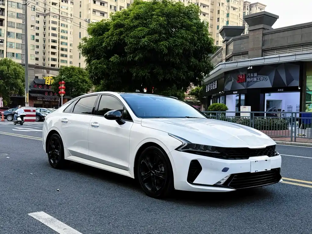 Kia K5 — миниатюра 3