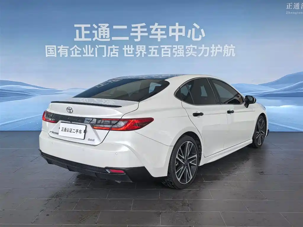 Toyota Camry — миниатюра 19