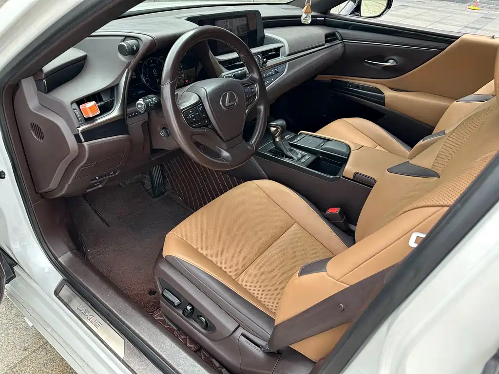 Lexus ES — миниатюра 13