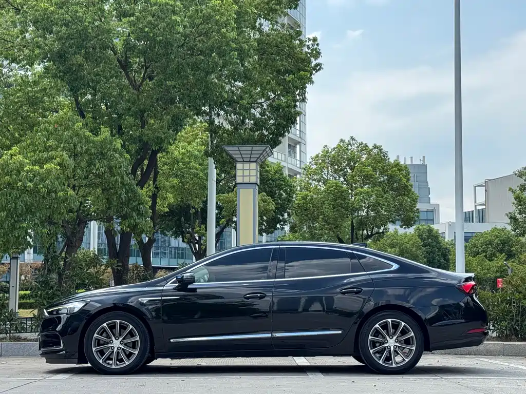 Buick LaCrosse — миниатюра 3
