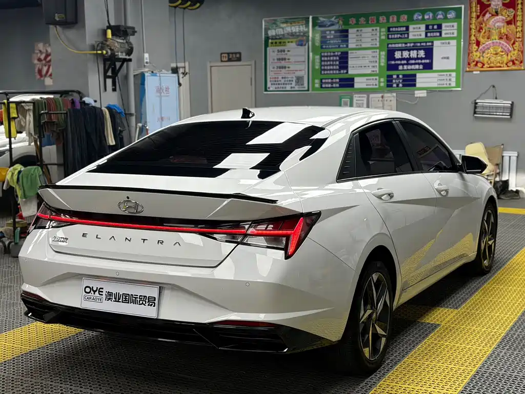 Hyundai Elantra — миниатюра 6