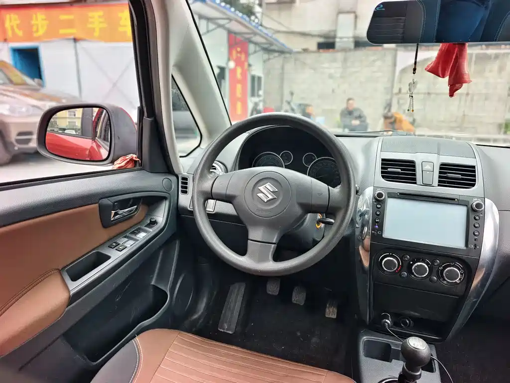 Suzuki SX4 — миниатюра 7