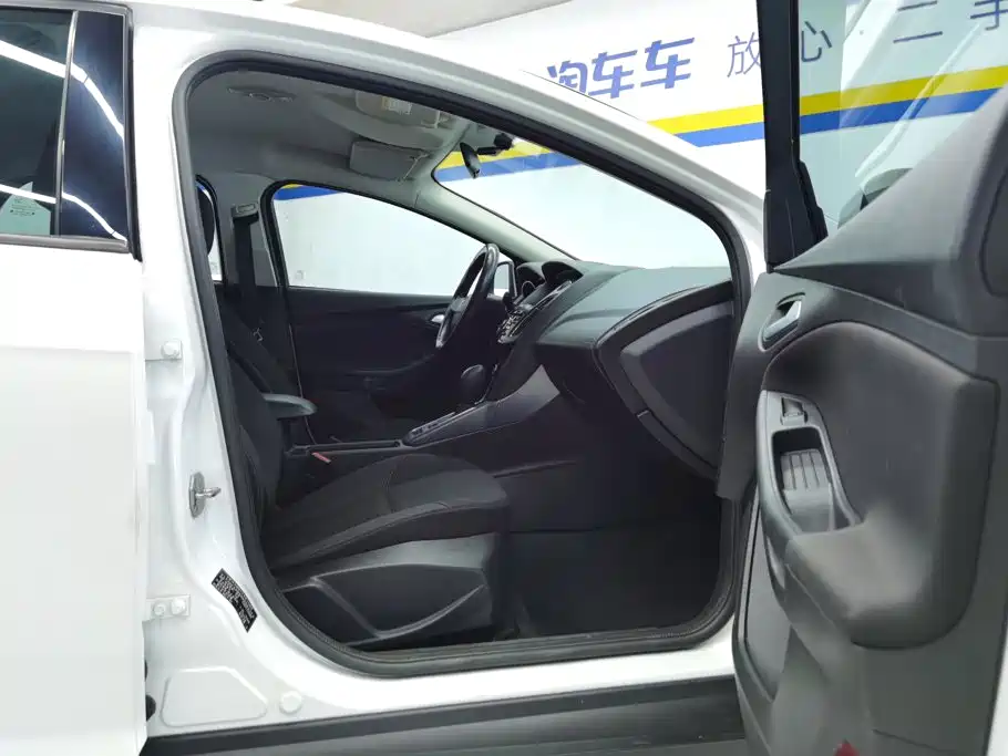 Ford Focus — миниатюра 8