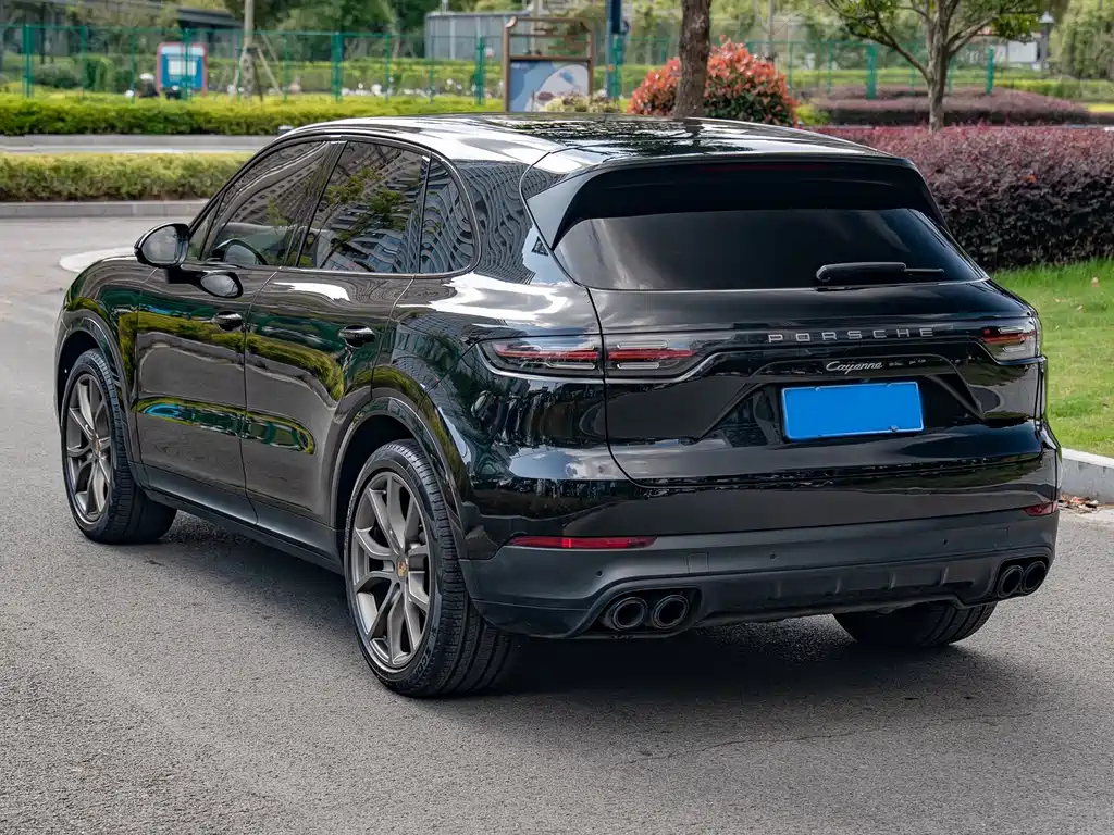 Porsche Cayenne — миниатюра 6