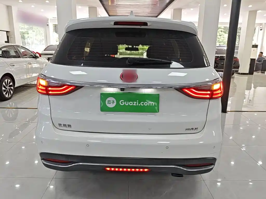 BYD MAX — миниатюра 6