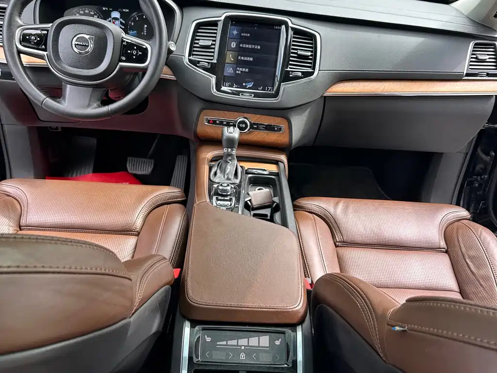 Volvo XC90 — миниатюра 16