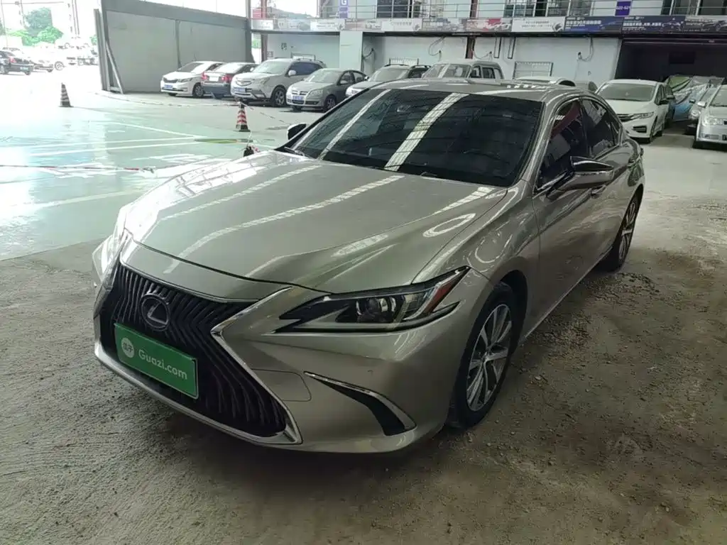 Lexus ES — миниатюра 2