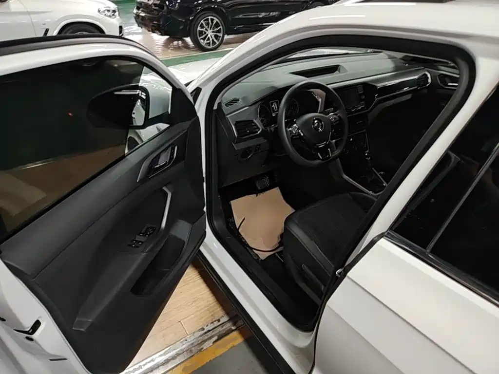 Volkswagen T-Cross — миниатюра 16