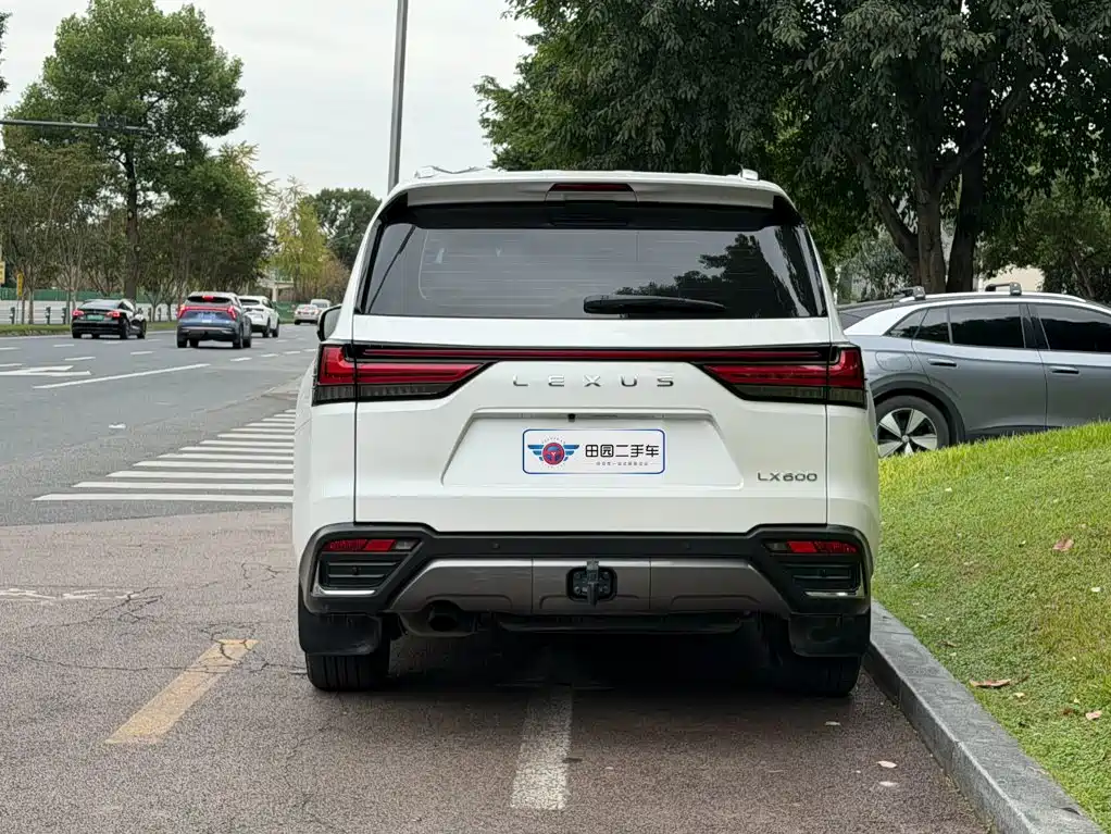Lexus LX — миниатюра 5