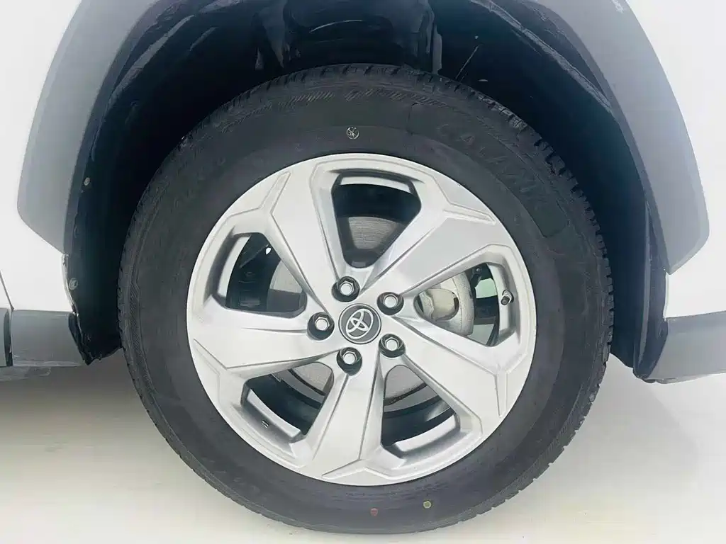 Toyota RAV4 — миниатюра 17