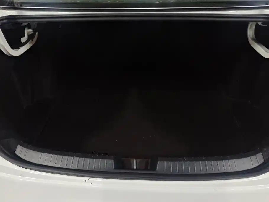 Volkswagen Sagitar — миниатюра 4