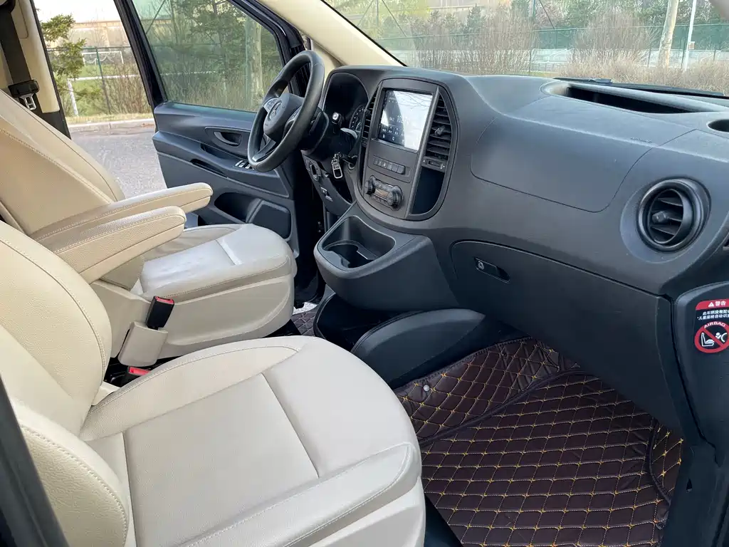 Mercedes-Benz Vito 2021 2.0T Elite 9 мест