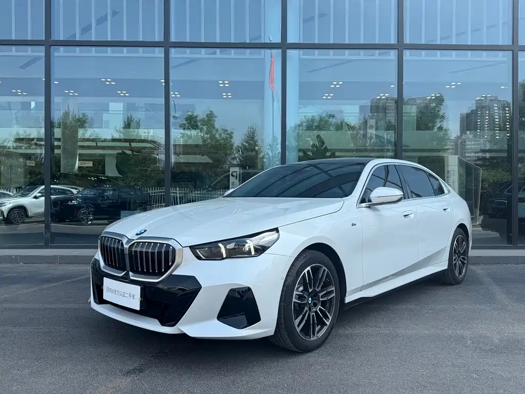 BMW 5 Series 2025