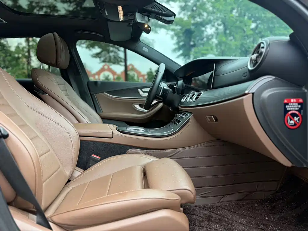 Mercedes-Benz E-Class — миниатюра 14