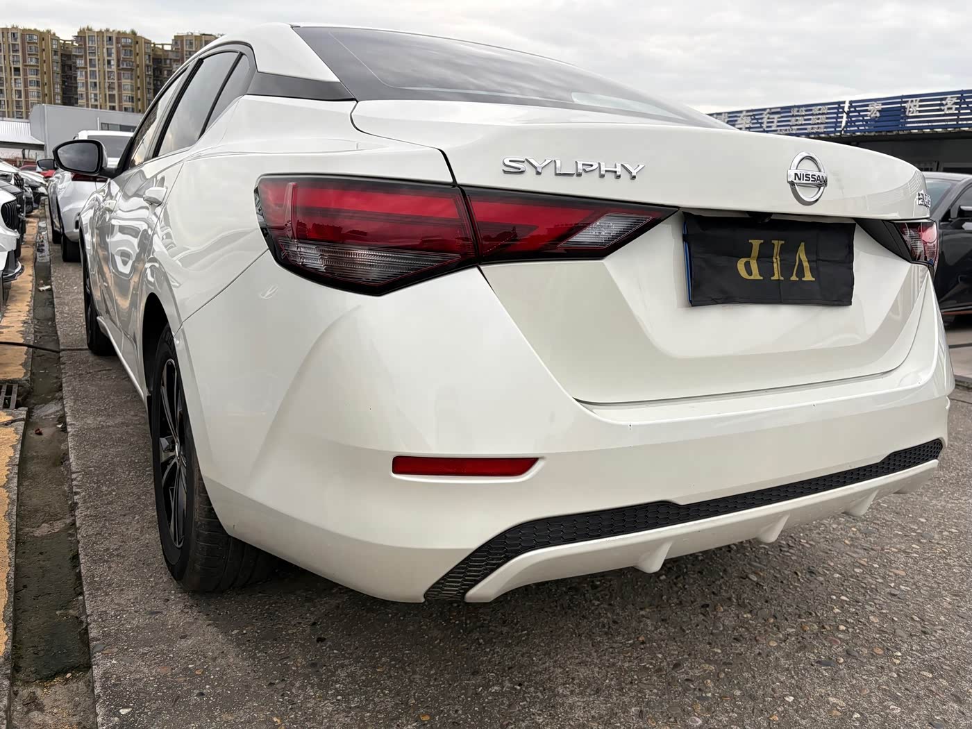 Nissan Sylphy 1.6 л 2023 г. Белый, пробег 13000 км