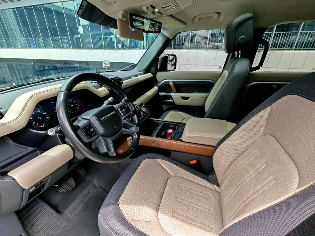 Land Rover Defender — миниатюра 8