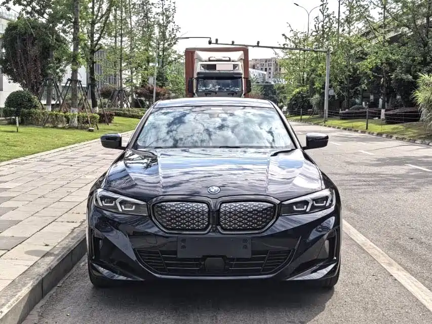 BMW i3 2025 eDrive 40 L